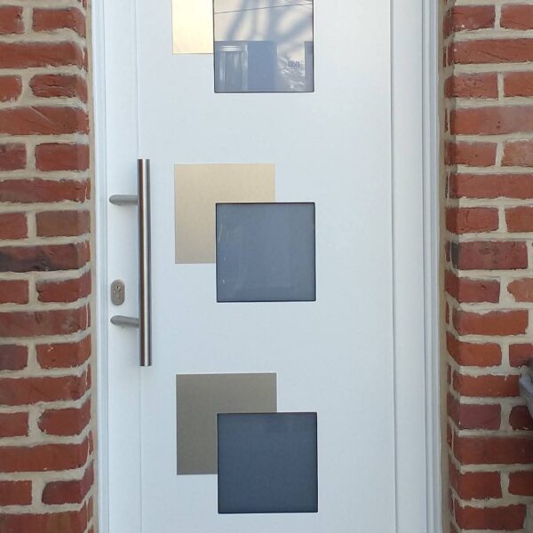 Wattrelos porte d'entrée PVC blanc