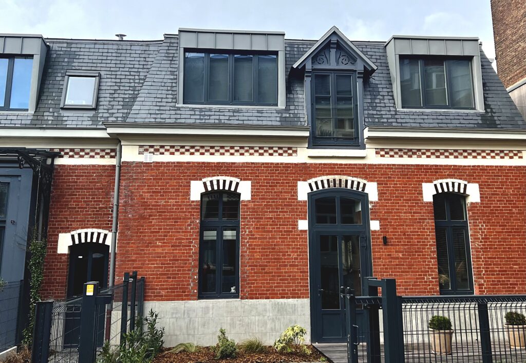 Lille fenetre PVC cintre RAL 7016